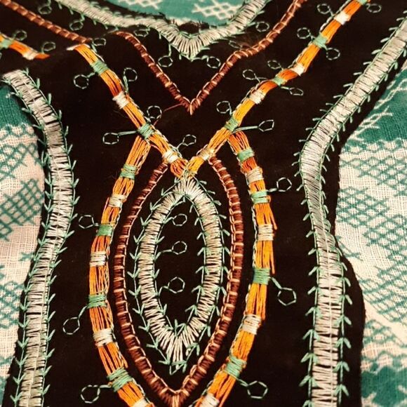 Blue rain Aztec design top - Picture 6 of 8